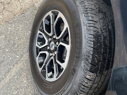 Used 2022 Ford Expedition Max XLT image 12