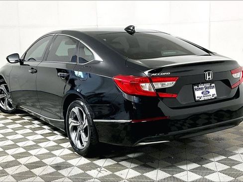 Used 2018 Honda Accord EX image 11