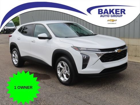 Used 2024 Chevrolet Trax LS w/ LS Convenience Package FWD image 1