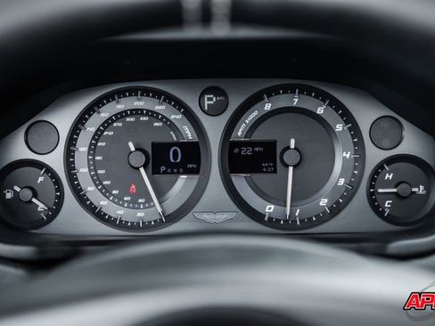 Used 2016 Aston Martin Vanquish Volante image 13