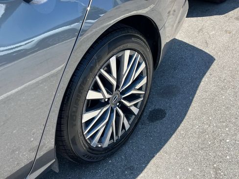 Used 2025 Nissan Altima 2.5 SV FWD image 31