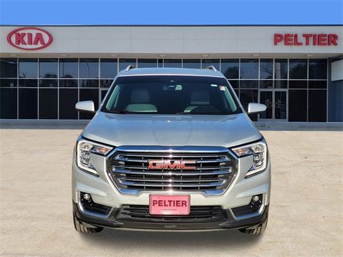 Used 2022 GMC Terrain SLT image 2