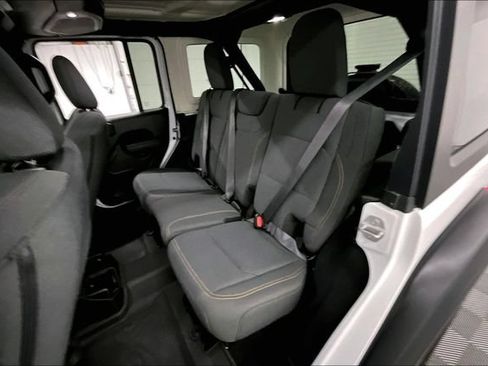 Used 2024 Jeep Wrangler Unlimited Sport AWD/4WD image 23