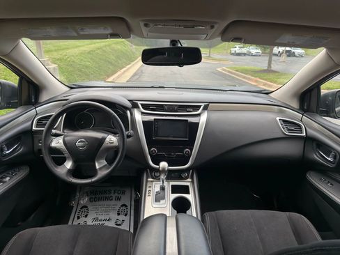 Used 2018 Nissan Murano SV image 26