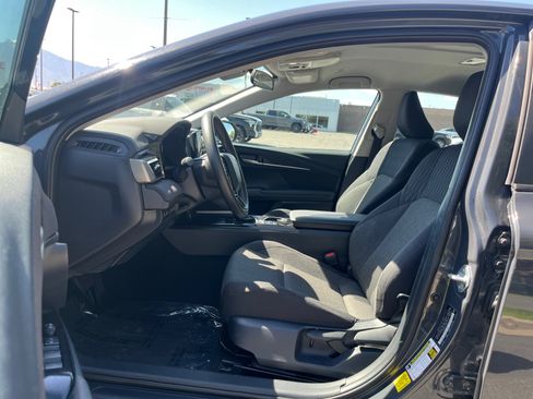 Used 2025 Toyota Camry LE FWD image 11