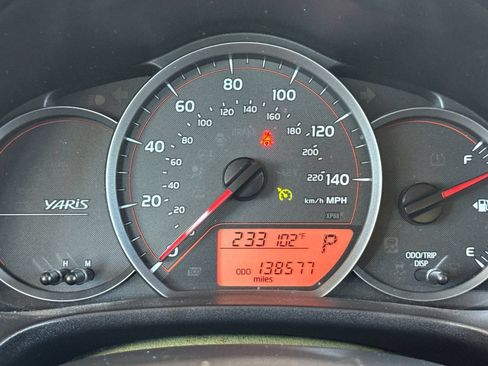Used 2012 Toyota Yaris LE FWD image 36