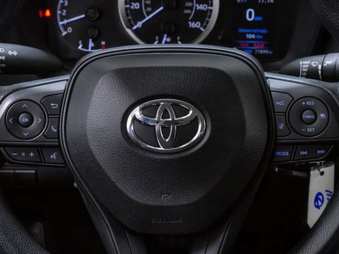 Used 2020 Toyota Corolla LE FWD image 19