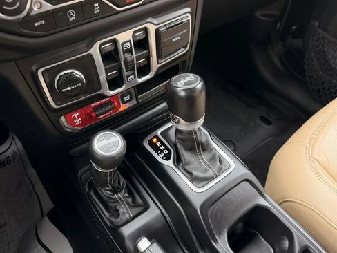 Used 2018 Jeep Wrangler Unlimited Rubicon AWD/4WD image 18
