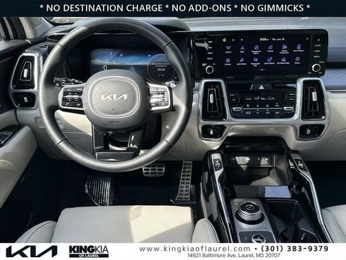 Used 2023 Kia Sorento SX Prestige w/ Panoramic Sunroof Package AWD/4WD image 2