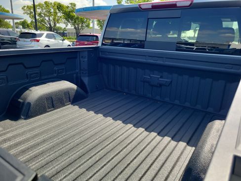 Used 2025 Chevrolet Silverado 1500 RST w/ Convenience Package II AWD/4WD image 6
