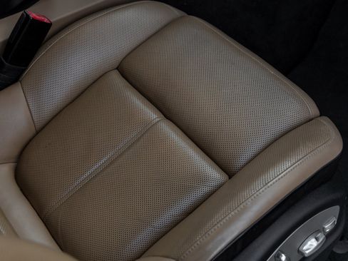 Used 2017 Porsche Cayenne S image 41