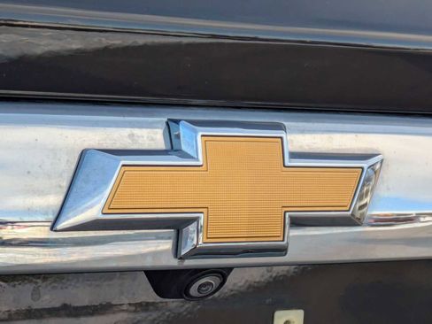 Used 2021 Chevrolet Traverse LT image 11