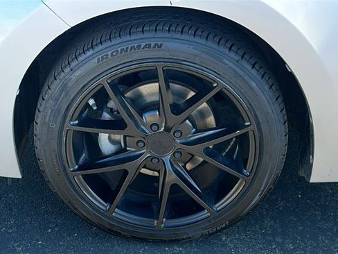 Used 2014 Toyota Corolla LE image 9