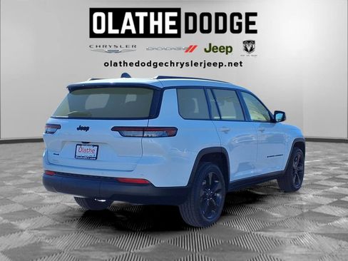 Certified 2023 Jeep Grand Cherokee L Laredo image 31