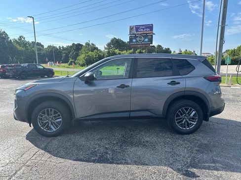 Used 2025 Nissan Rogue S FWD image 6