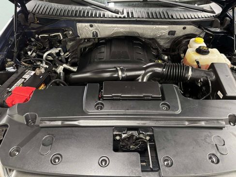 Used 2017 Ford Expedition XLT w/ Equipment Group 202A RWD image 9