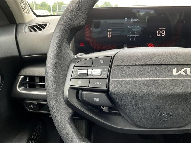 Used 2025 Kia K4 FWD image 13