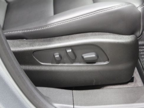 Certified 2024 Cadillac XT4 Luxury w/ Cold Weather Package FWD image 29
