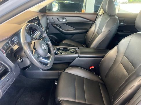 Certified 2023 Nissan Rogue SL w/ SL Premium Package AWD/4WD image 4