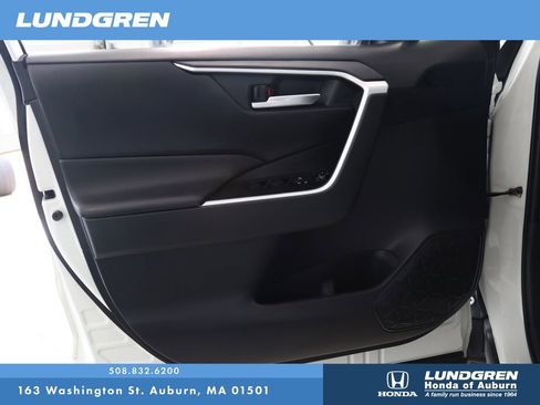 Used 2019 Toyota RAV4 XLE w/ Convenience Package AWD/4WD image 9