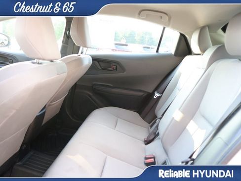 Used 2024 Toyota Prius LE AWD/4WD image 17