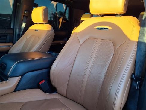 Used 2023 Ford Expedition Max Platinum image 6