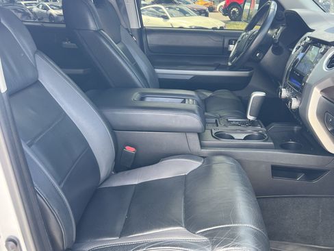 Used 2020 Toyota Tundra Limited w/ Limited Premium Package AWD/4WD image 28