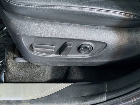 Used 2023 Toyota Highlander Platinum image 13