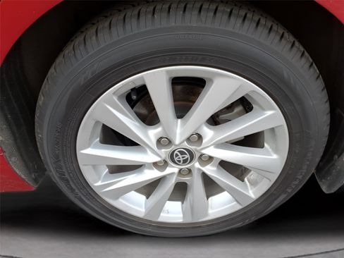 Used 2023 Toyota Camry LE image 28