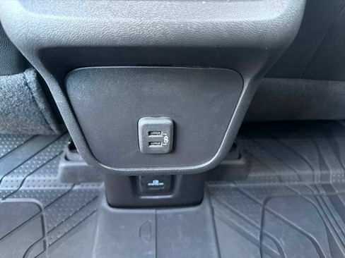 Used 2024 Chevrolet Equinox RS FWD image 16