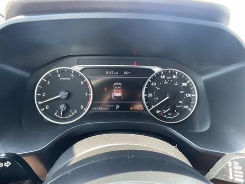 Used 2023 Nissan Rogue S FWD image 17
