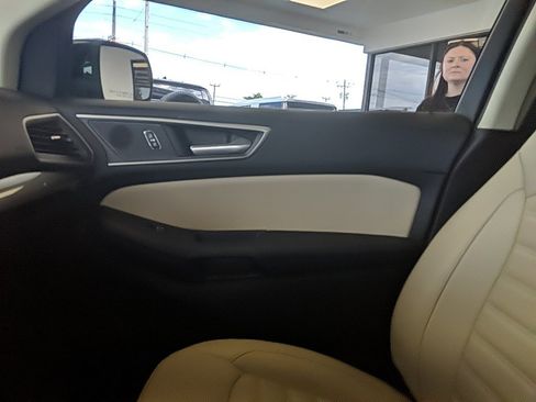 Used 2023 Ford Edge SEL image 18