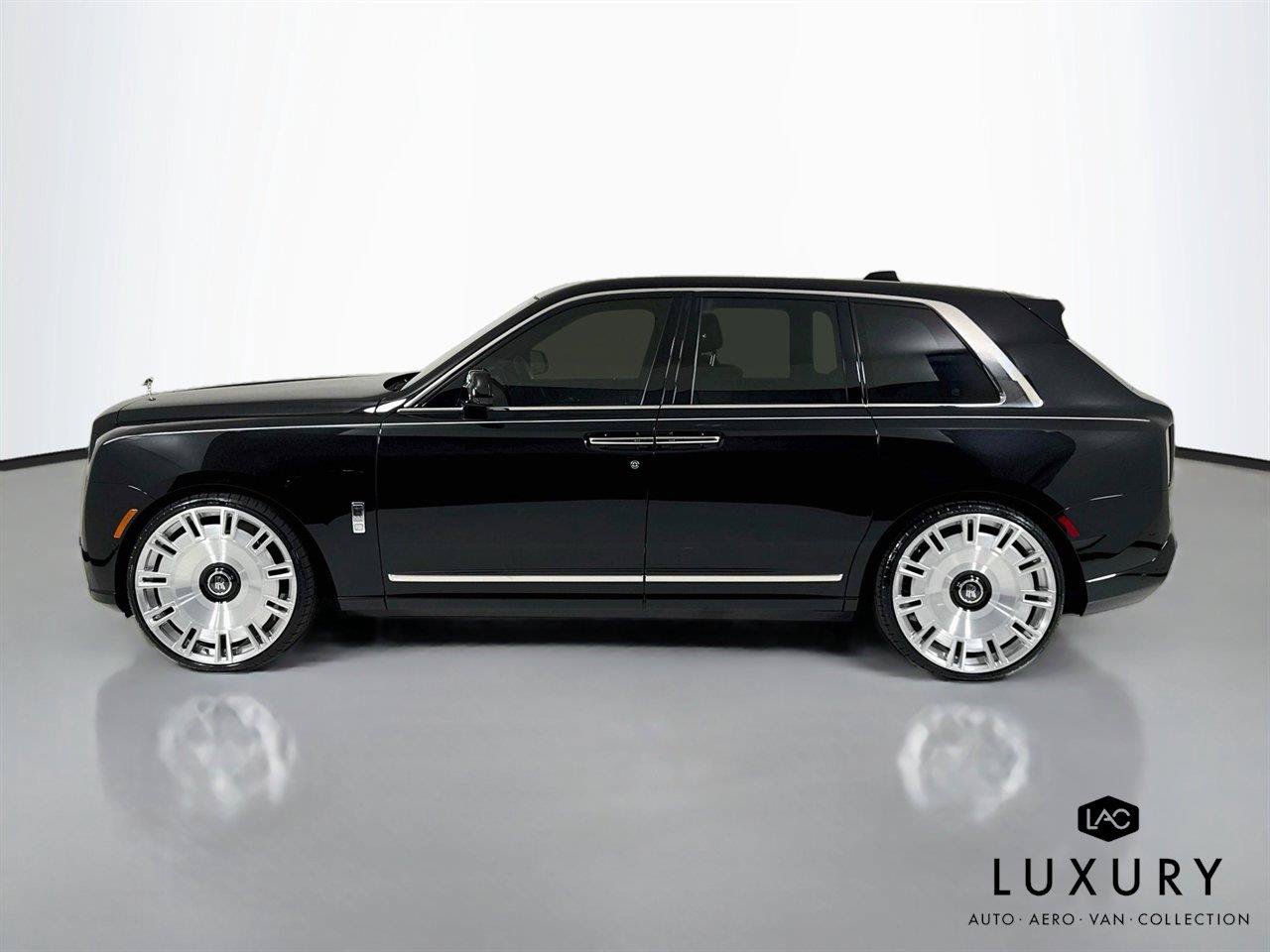 Used 2025 Rolls-Royce Cullinan AWD/4WD image 7