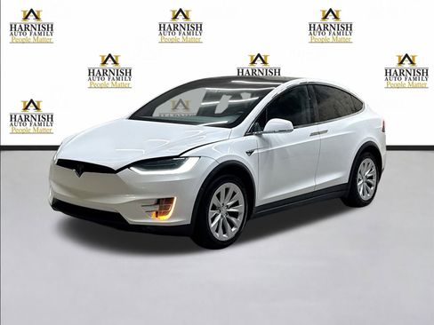 Used 2019 Tesla Model X 75D image 1
