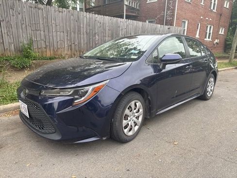 Used 2020 Toyota Corolla LE FWD image 3