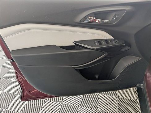 Certified 2025 Chevrolet Trax LT w/ LT Convenience Package image 10