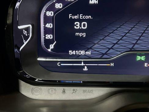 Used 2024 GMC Yukon Denali RWD image 8