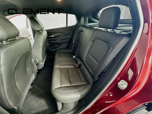 Used 2024 Buick Envista Sport Touring w/ Convenience I Package FWD image 31