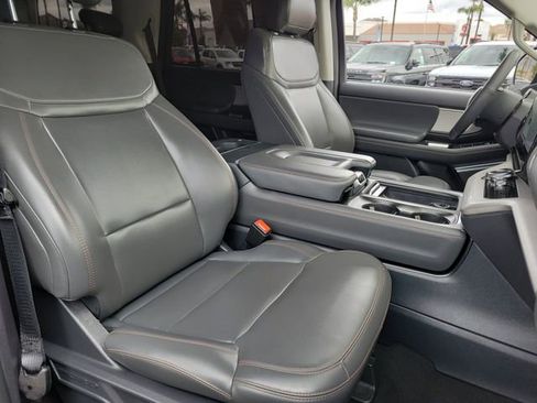 Certified 2025 Ford Expedition Active AWD/4WD image 22