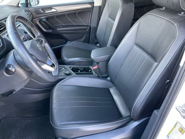 Used 2023 Volkswagen Tiguan SE AWD/4WD image 15