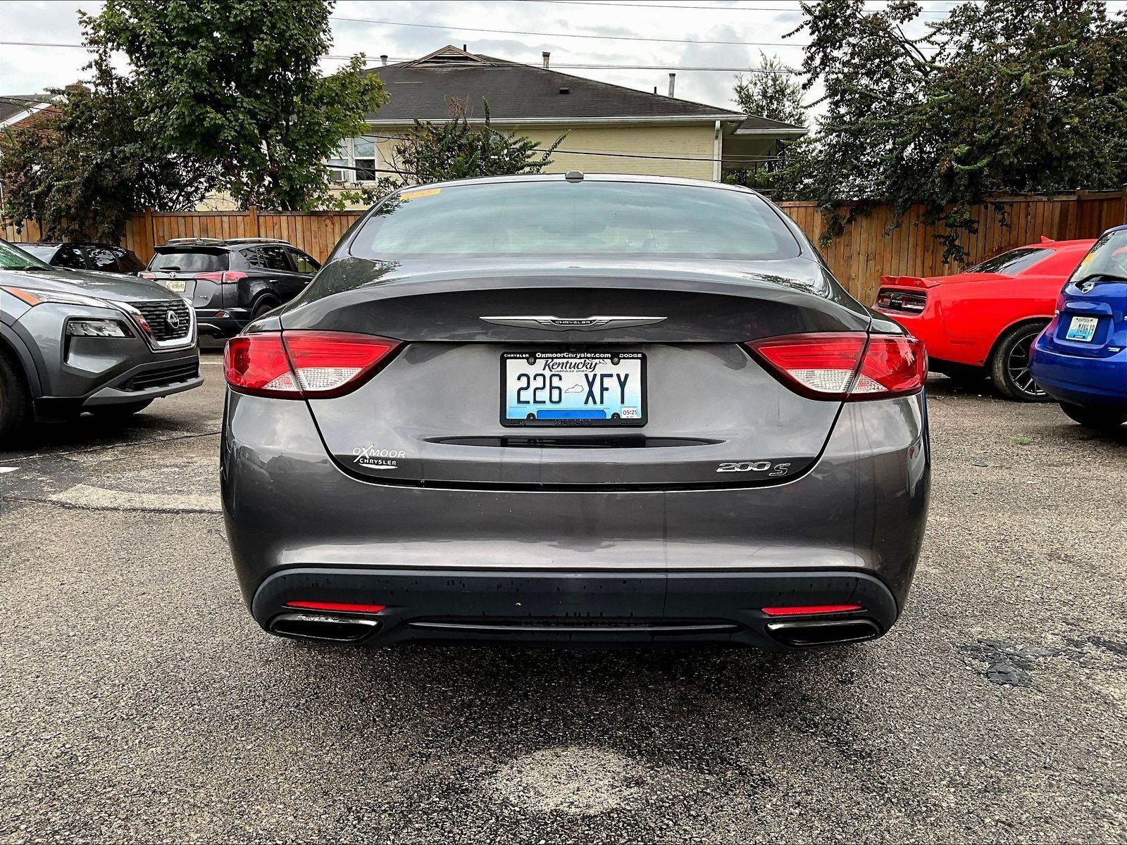 Used 2016 Chrysler 200 S FWD image 4