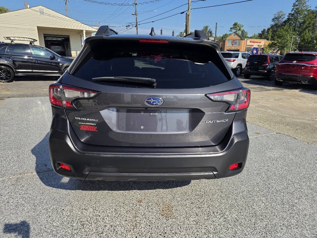 Used 2023 Subaru Outback Premium AWD/4WD image 18