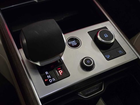 Used 2023 Land Rover Range Rover SE image 36