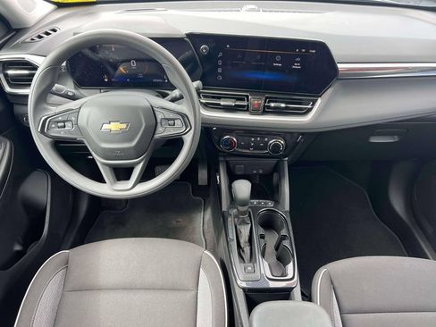 Used 2024 Chevrolet TrailBlazer LT FWD image 14