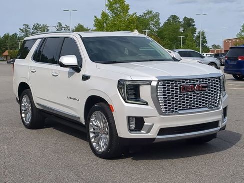 Used 2024 GMC Yukon Denali w/ Advanced Technology Package image 2