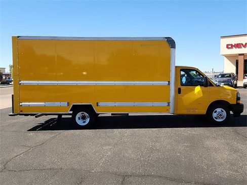 Used 2021 GMC Savana 3500 Extended w/ Power Convenience Package image 5