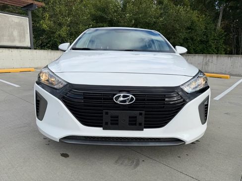 Used 2019 Hyundai Ioniq Blue FWD image 4