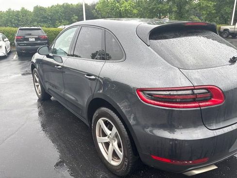Used 2018 Porsche Macan AWD/4WD image 11