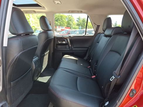 Used 2022 Toyota 4Runner TRD Off-Road Premium AWD/4WD image 12