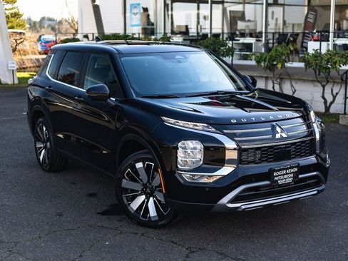 New 2026 Mitsubishi Outlander SE image 2